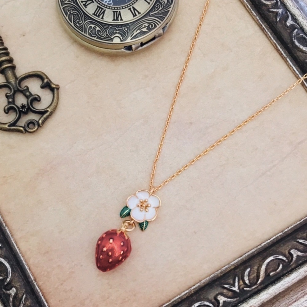KATE SPADE • Picnic Perfect Strawberry Flower Necklace - Picture 6 of 6
